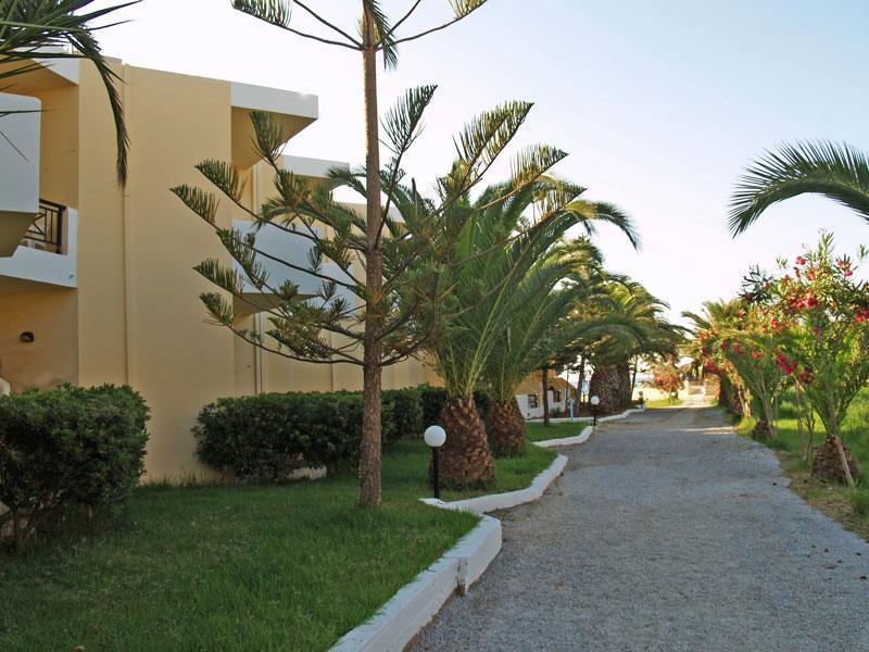 Silver Beach Hotel Paralia Kourna 外观 照片